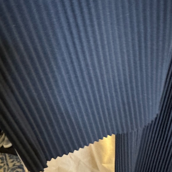 Babaton Aritzia Lincoln Navy Blue High Rise
Wide Leg Pleated Pant SZ XS - Picture 6 of 8